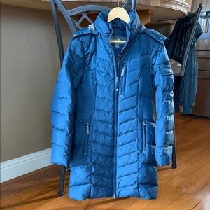 Eddie Bauer Women's Navy Blue Hooded long coat.